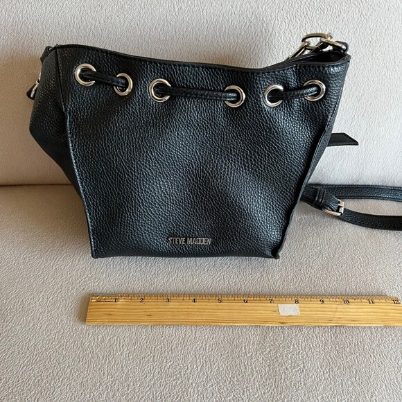 Steve Madden Hobo Bmelisa Shoulder Purse Satch Black Silver Faux Leather Cross B - Picture 3 of 11